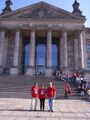 Vor dem Bundestag